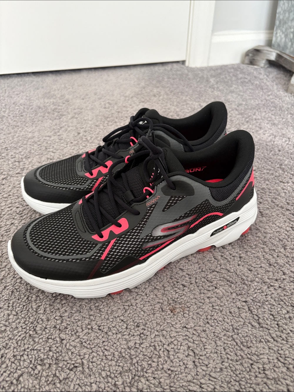 Skechers Women's Go Run 7.0 Interval Sneakers